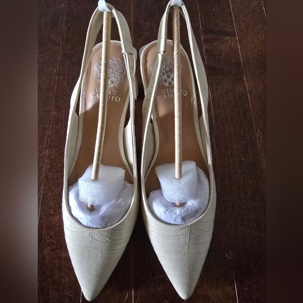 VINCE CAMUTO Cream Slingback Heels with Textured Design - Picture 5 of 6